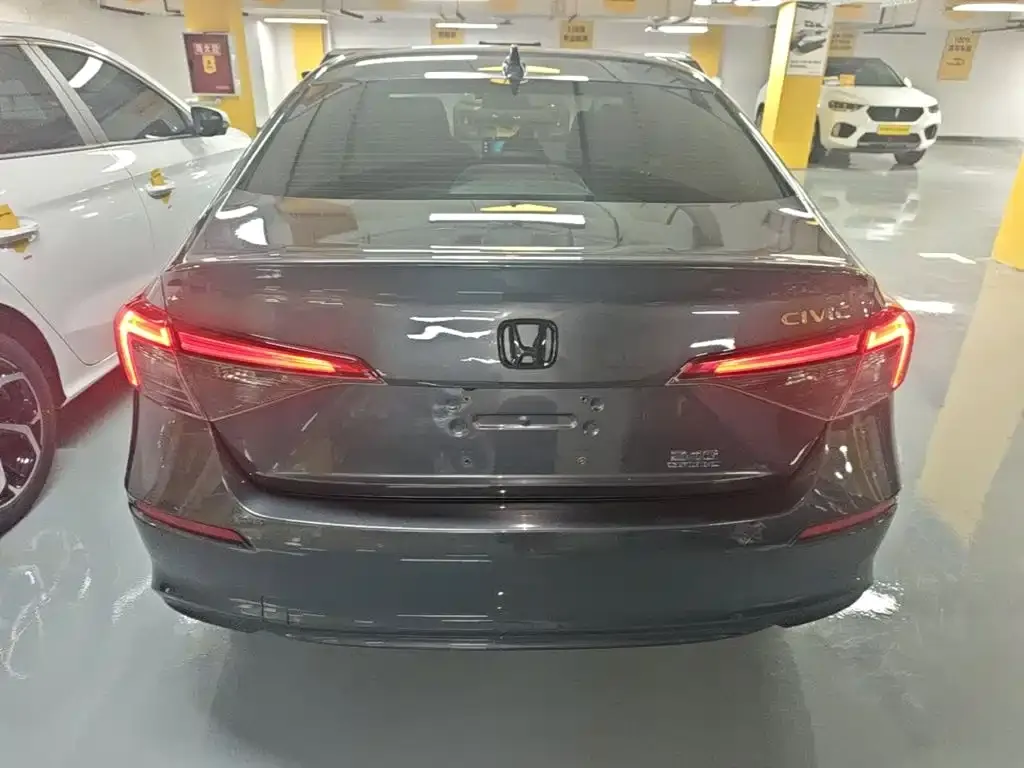 Honda Civic — фото 10