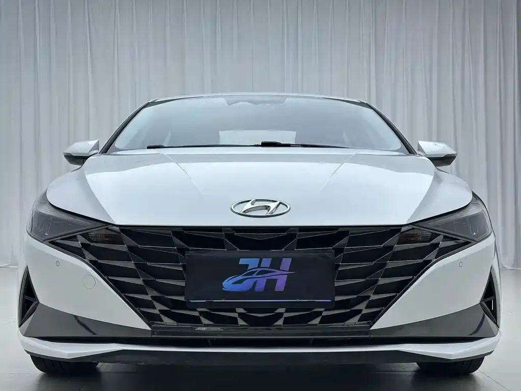 Hyundai Elantra — фото 7