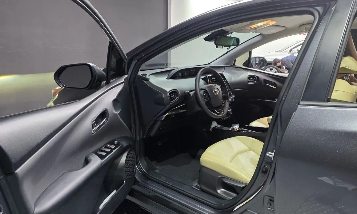 Toyota Prius — фото 6