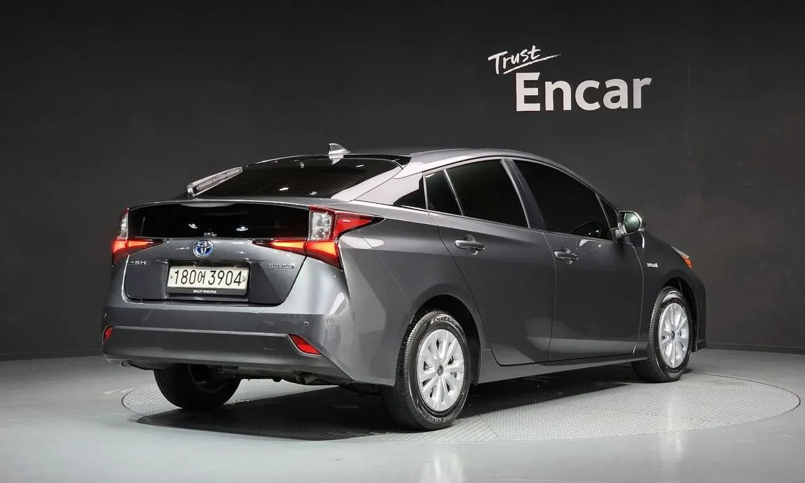 Toyota Prius — фото 3
