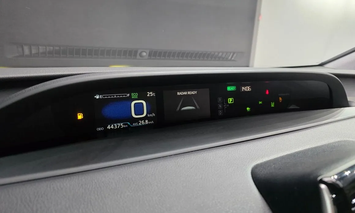 Toyota Prius — фото 4