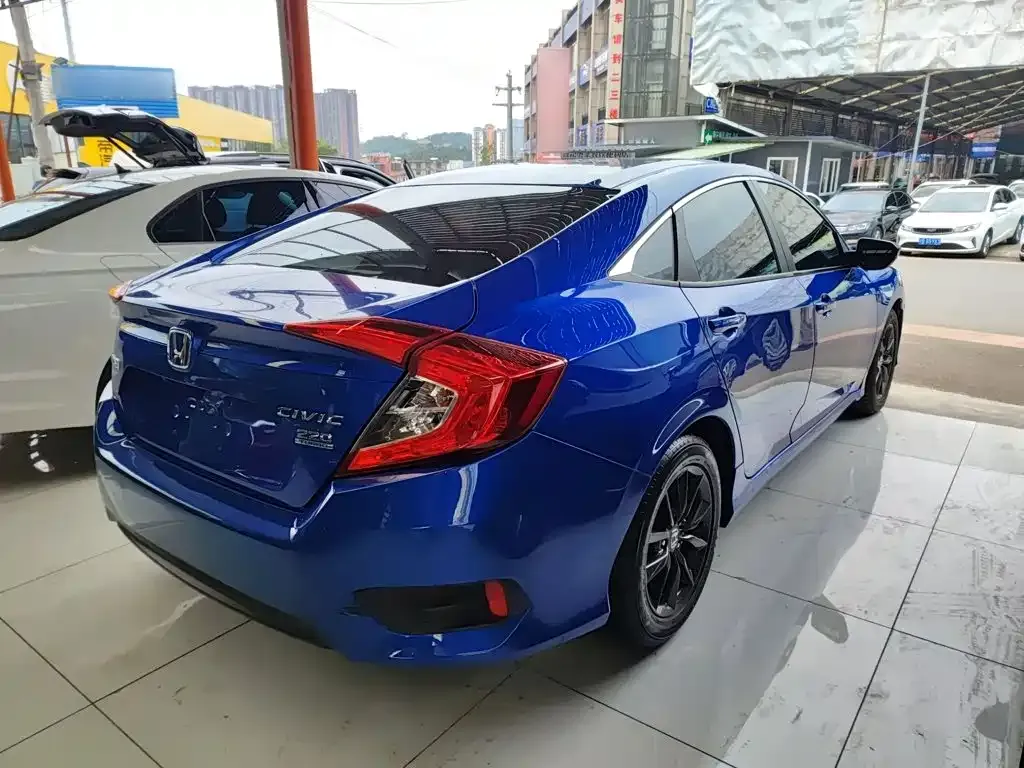 Honda Civic — фото 8