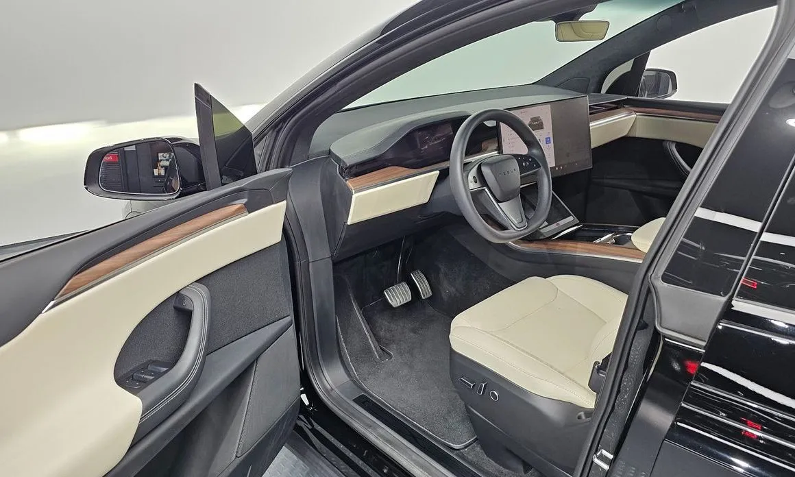 Tesla Model X 2024 из KR, фото 5