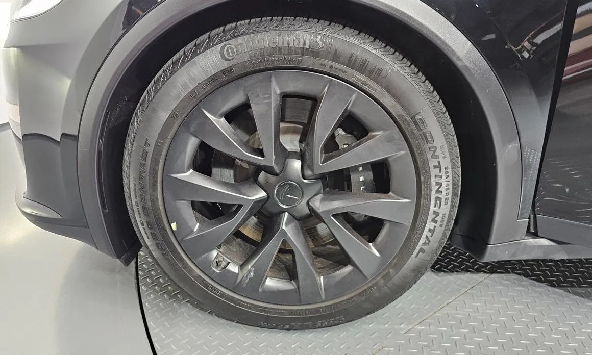 Tesla Model X 2024 из KR, фото 4