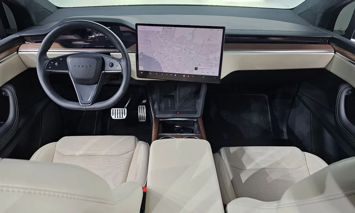 Tesla Model X 2024 из KR, фото 7