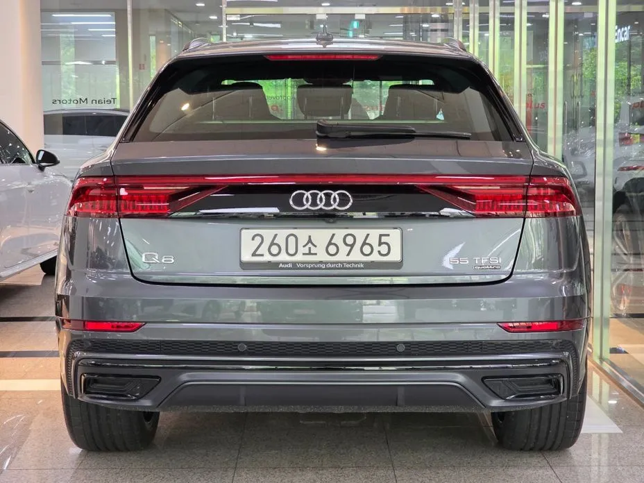 Audi Q8 — фото 5