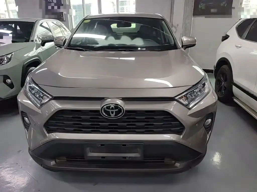 Toyota RAV4 — фото 2
