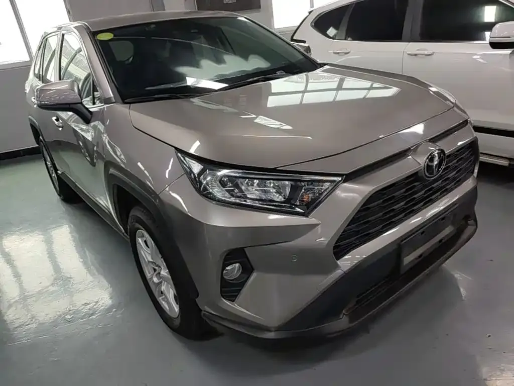 Toyota RAV4 — фото 6