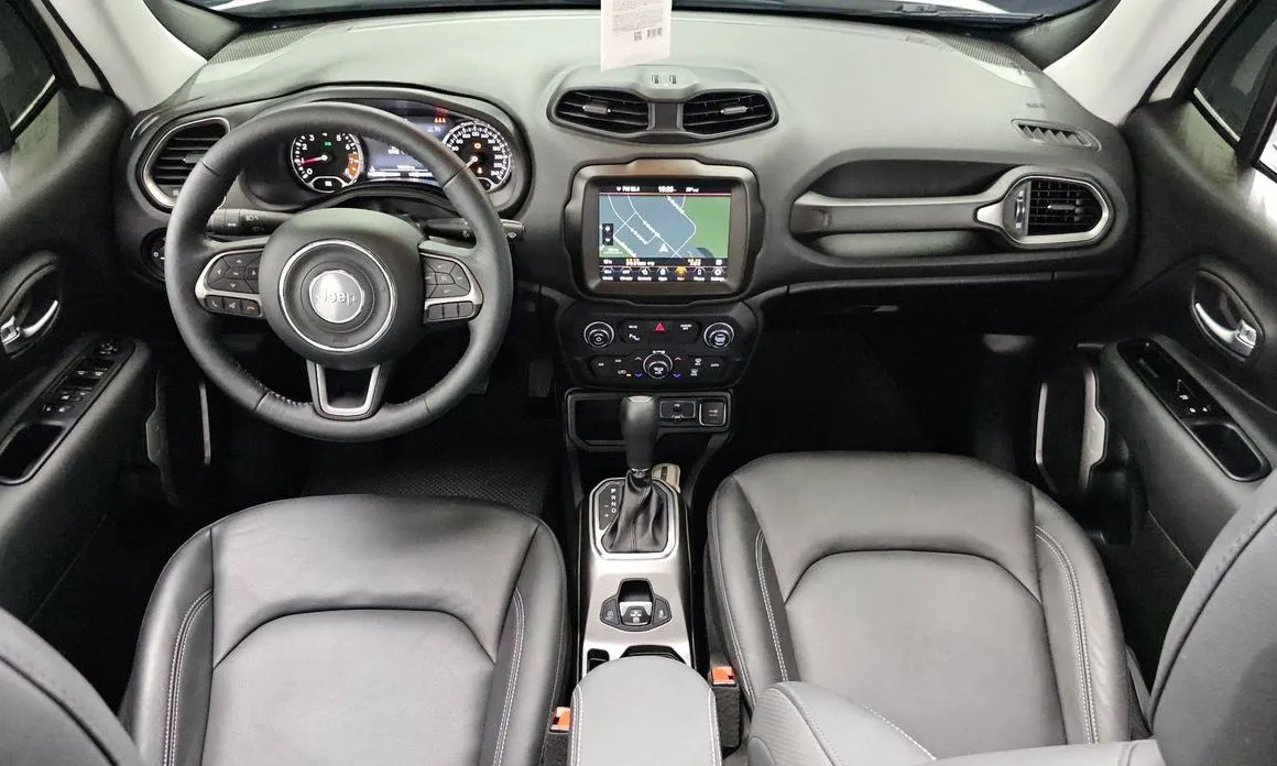 Jeep Renegade — фото 10