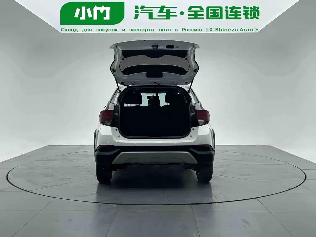 Toyota Yaris L — фото 4