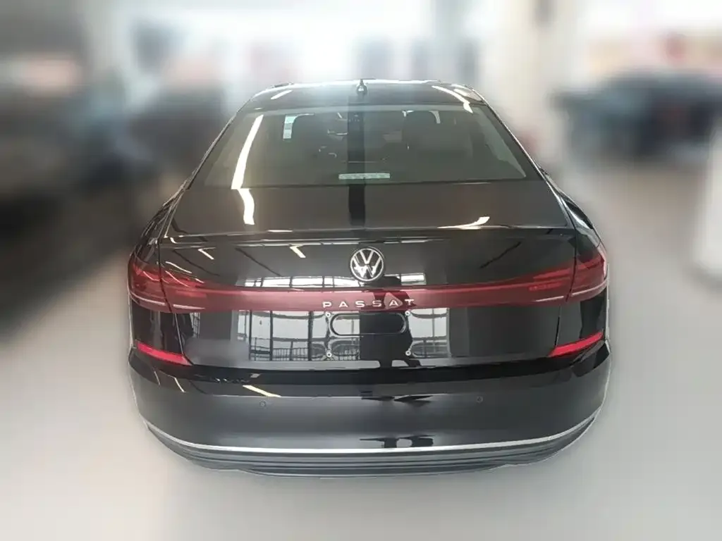 Volkswagen Passat — фото 10