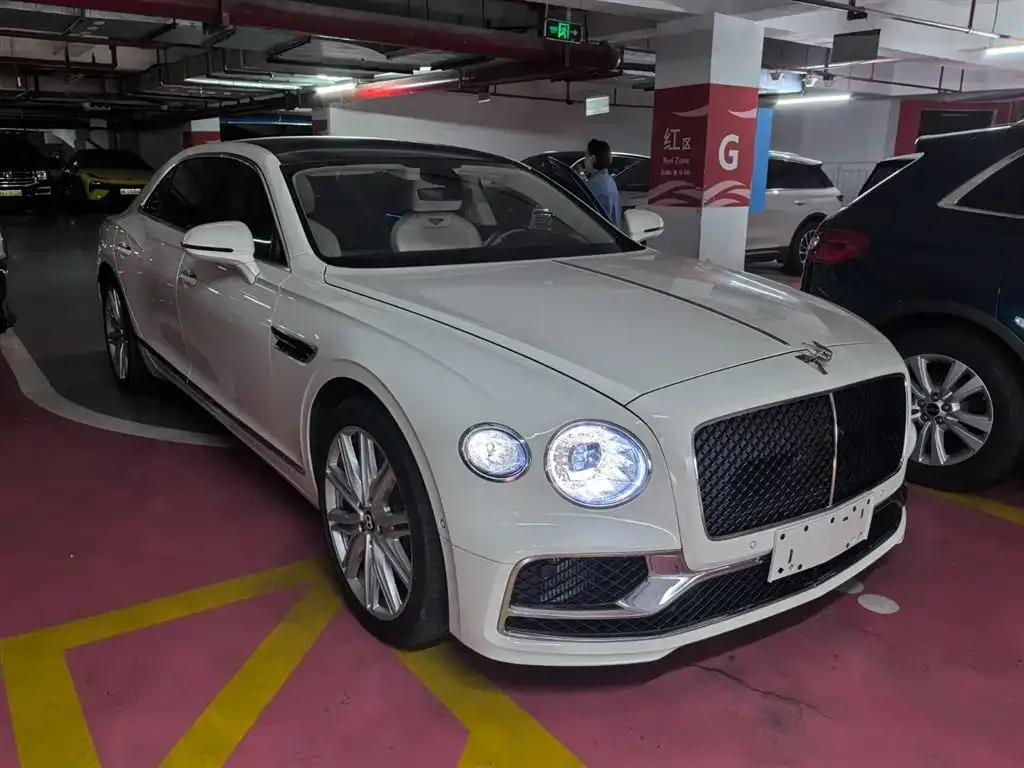 Bentley Flying Spur — фото 4