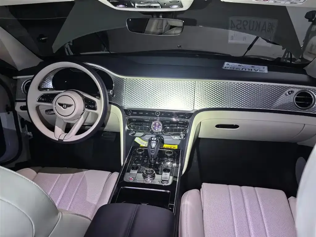 Bentley Flying Spur — фото 5