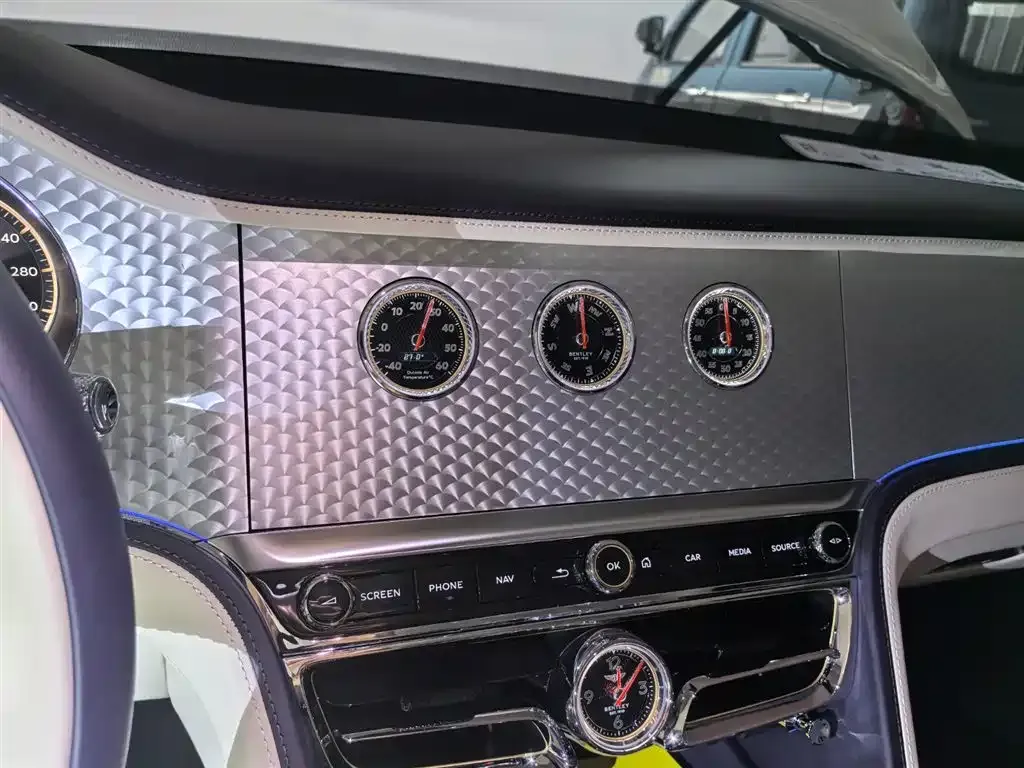 Bentley Flying Spur — фото 2
