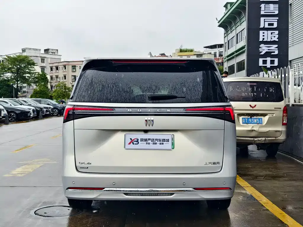 Buick GL8 Hybrid — фото 5