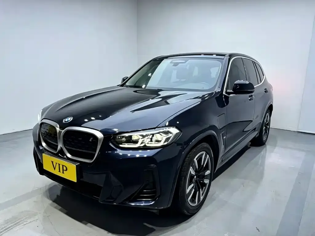BMW iX3 — фото 1