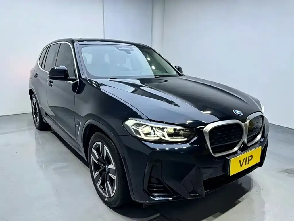 BMW iX3 — фото 10