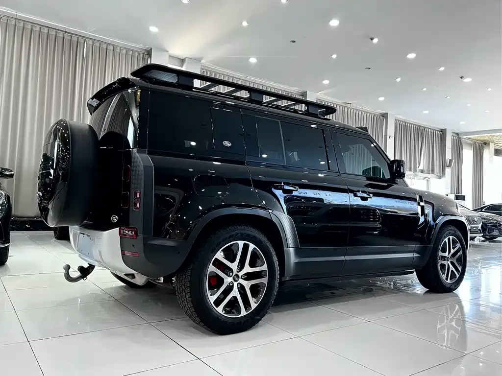 Land Rover Defender — фото 6