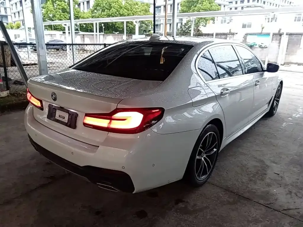 BMW 5 Series New Energy — фото 7