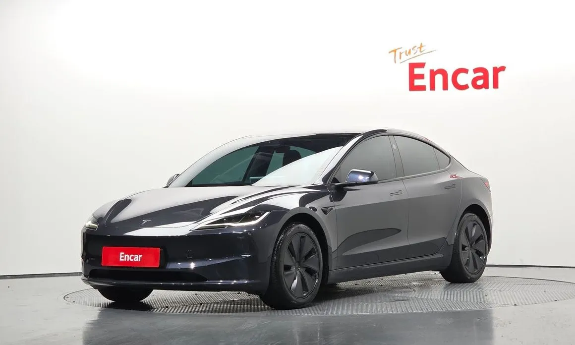 Tesla Model 3 — фото 1