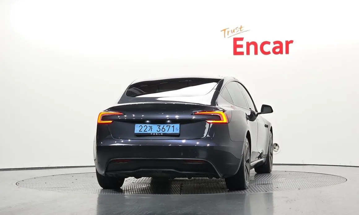 Tesla Model 3 — фото 3