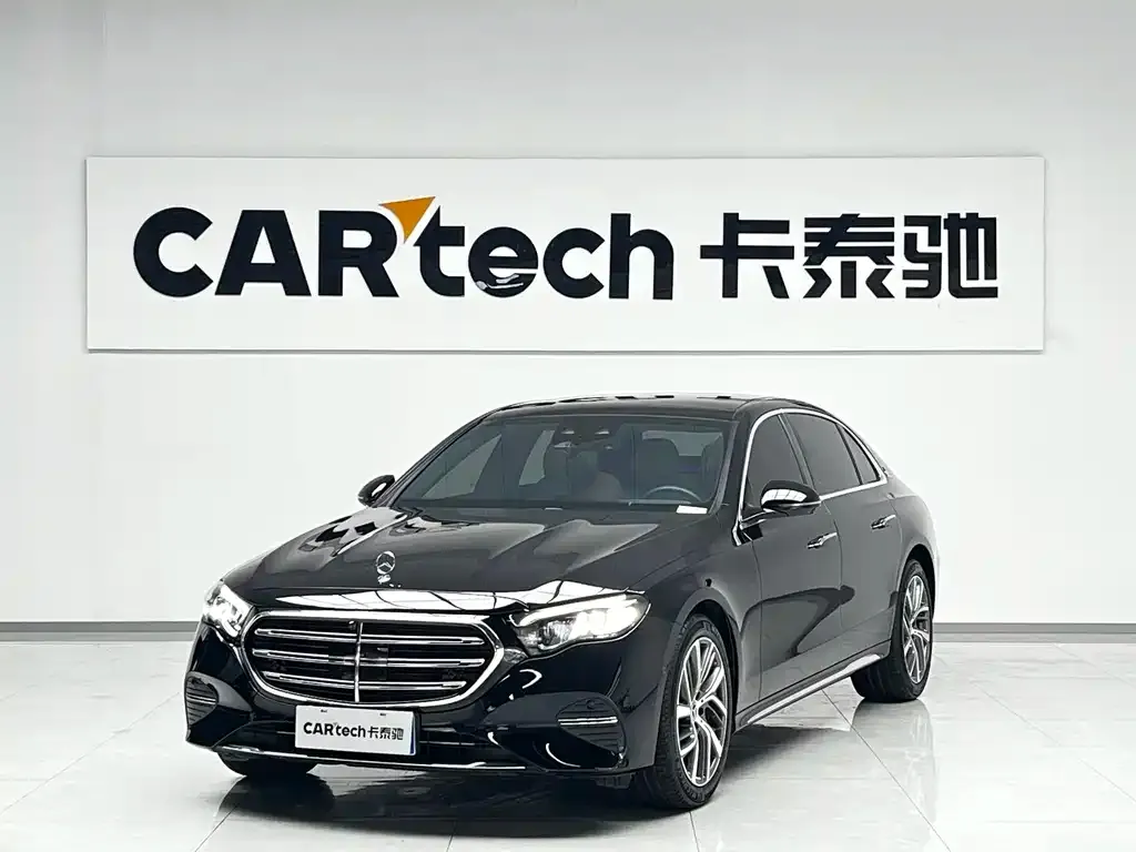 Mercedes-Benz E-Class — фото 1