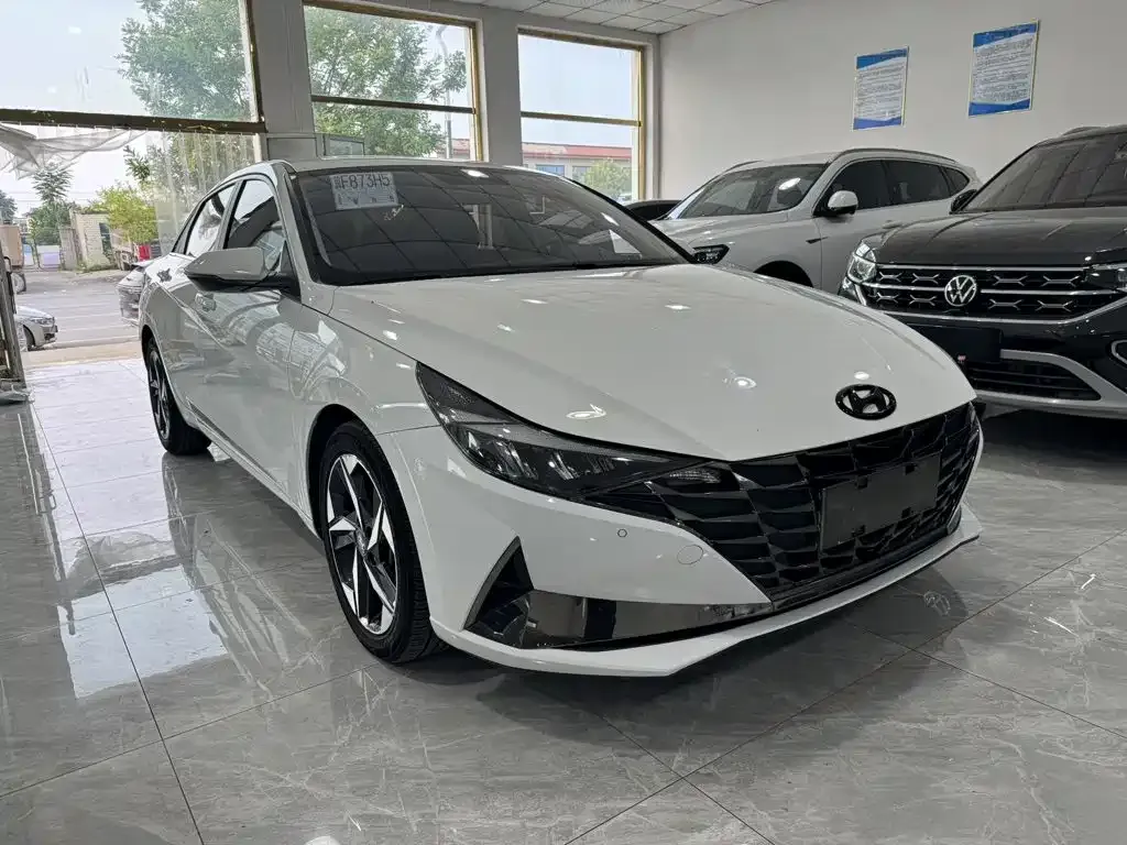 Hyundai Elantra — фото 9