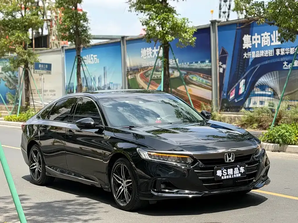 Honda Accord — фото 8