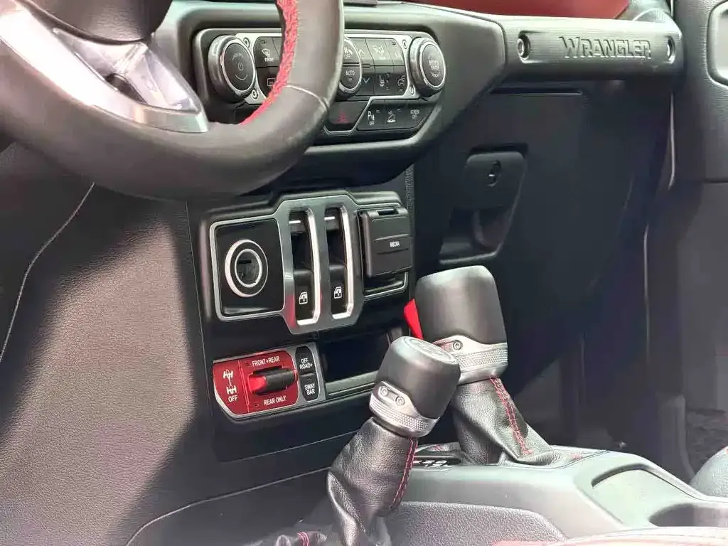 Jeep Wrangler 2023 из CN, фото 7