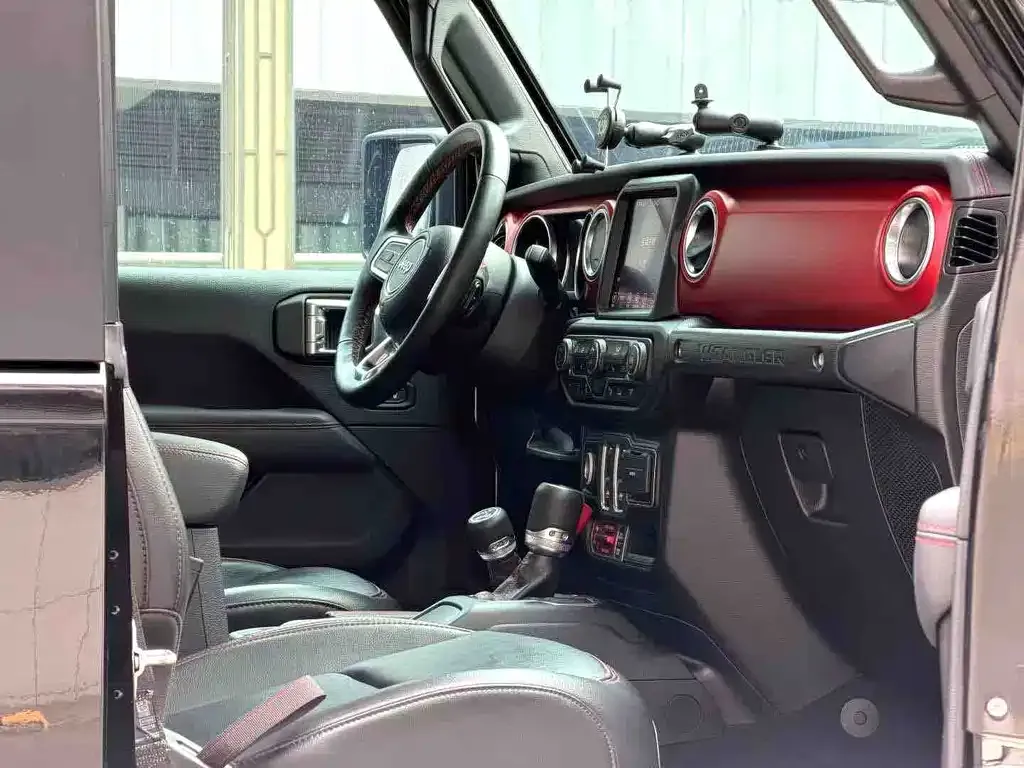 Jeep Wrangler 2023 из CN, фото 3