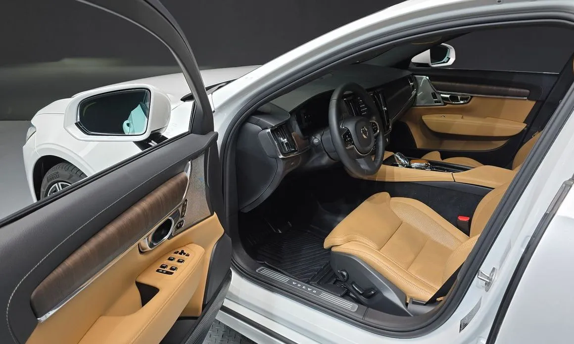 Volvo S90 — фото 4