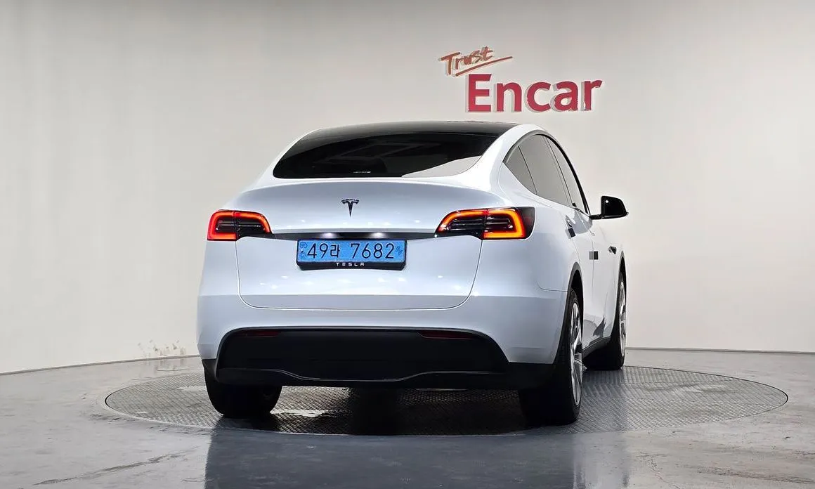 Tesla Model Y — фото 5