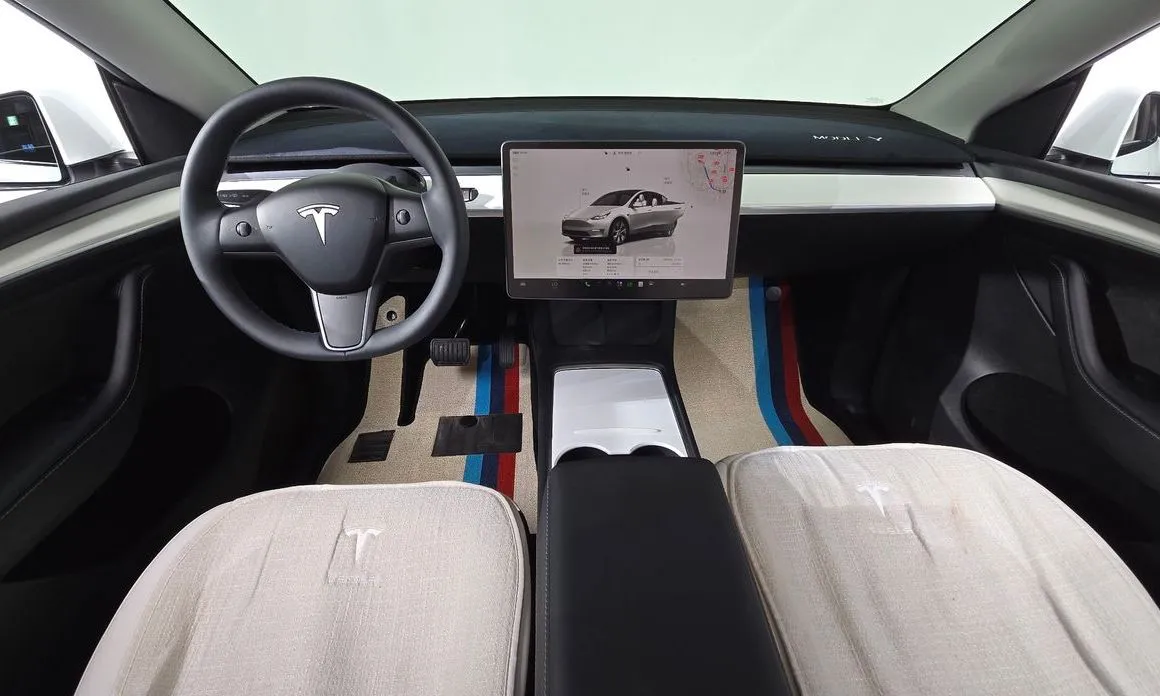 Tesla Model Y — фото 2