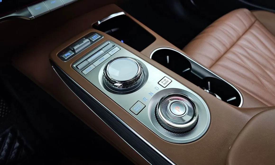 Genesis GV70 — фото 3