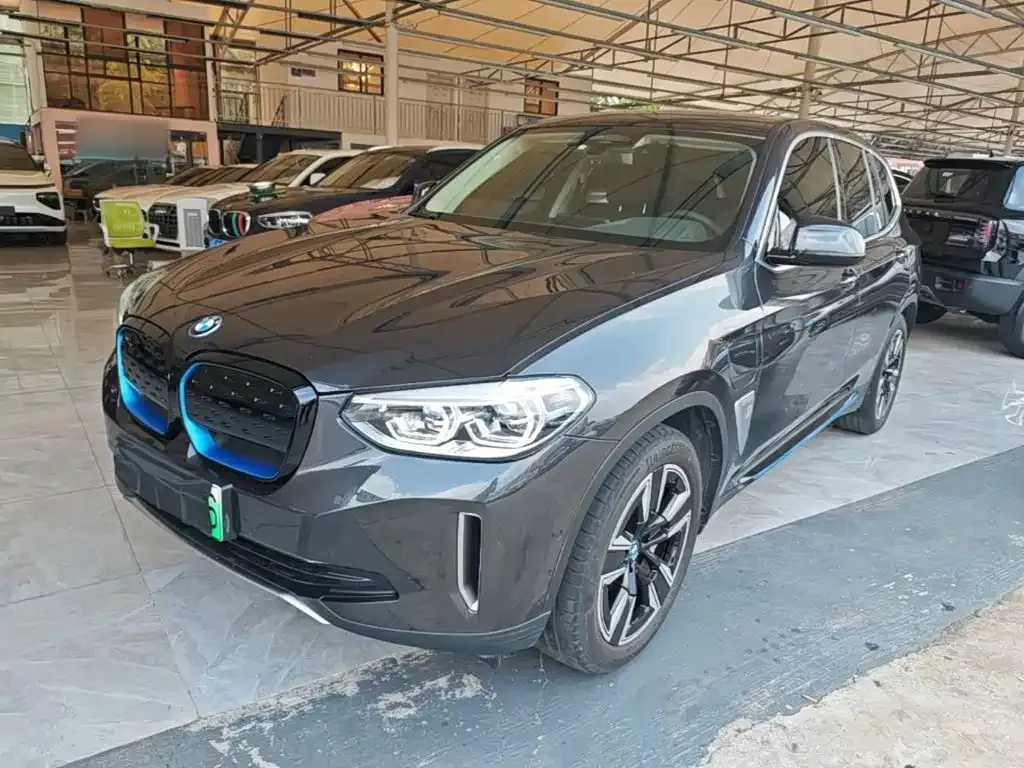 BMW iX3 — фото 9