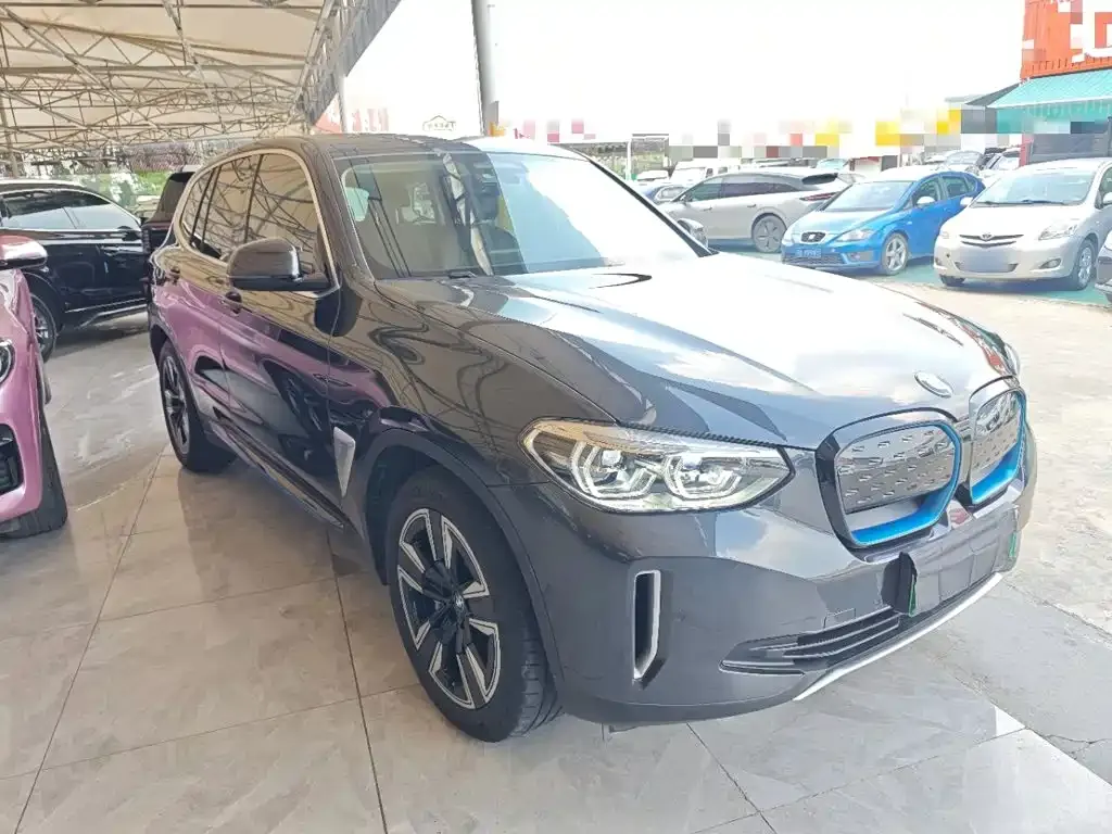 BMW iX3 — фото 10