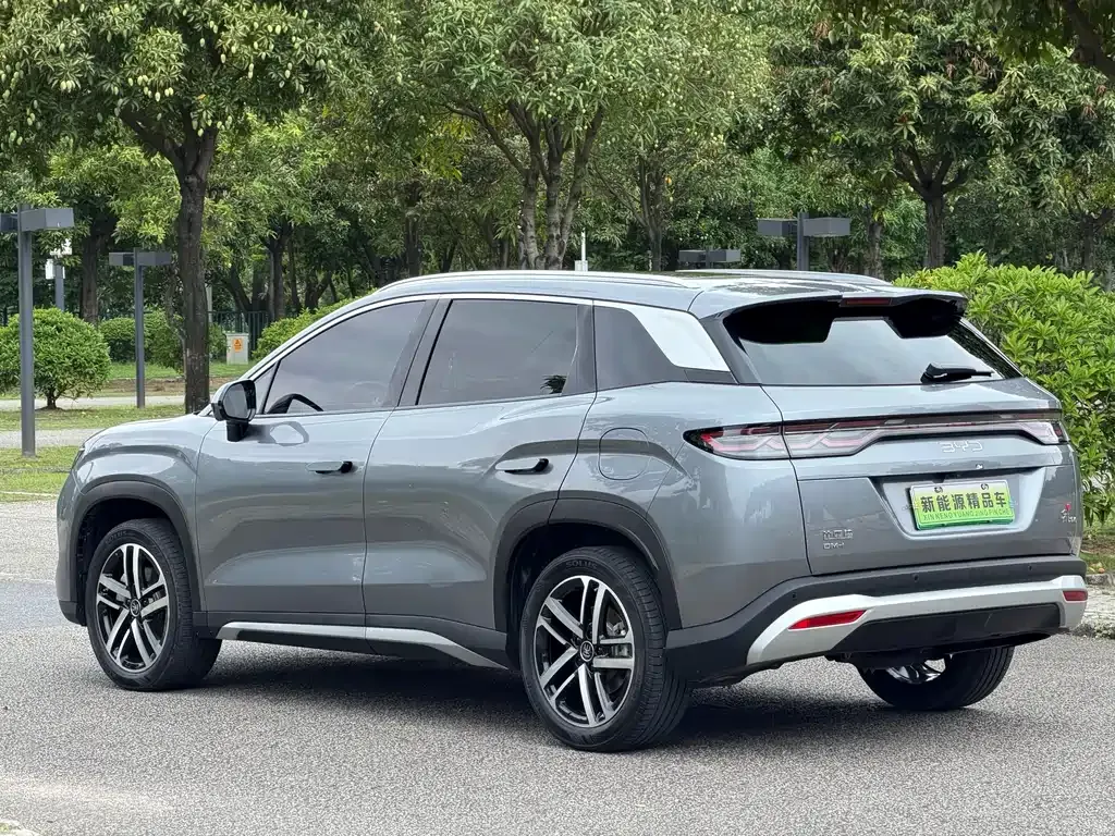 BYD L DM-i — фото 9