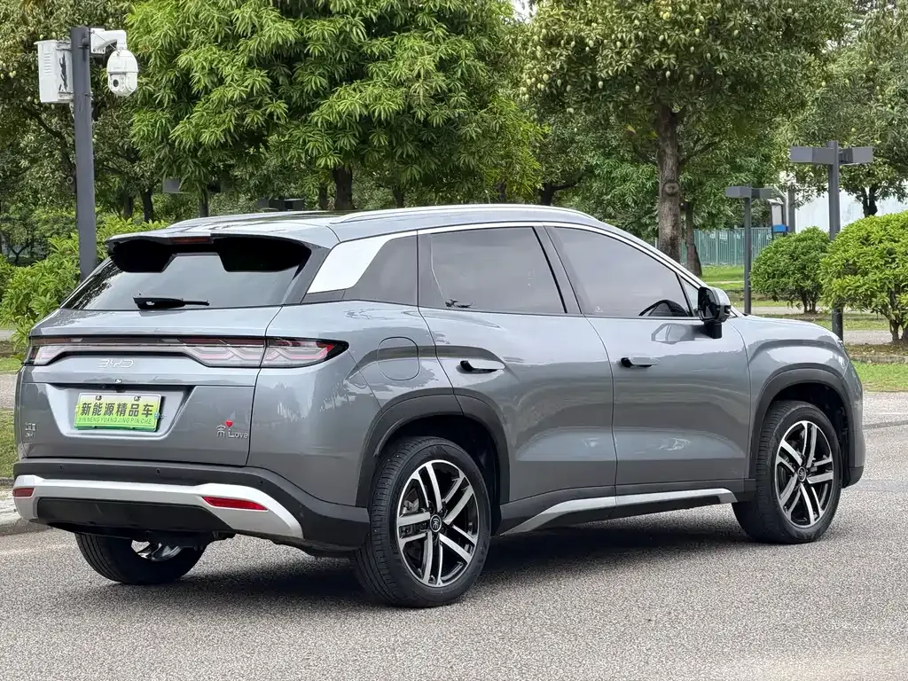 BYD L DM-i — фото 10