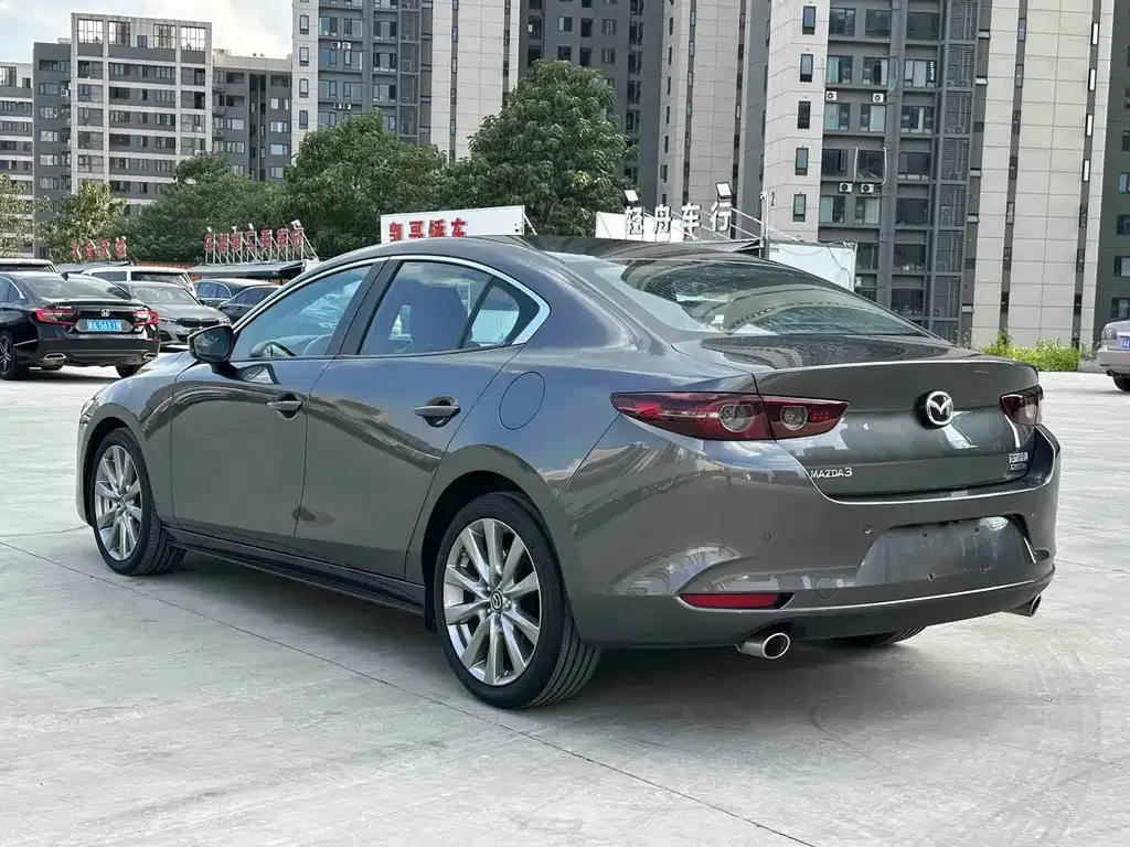 Mazda 3 Axela — фото 3