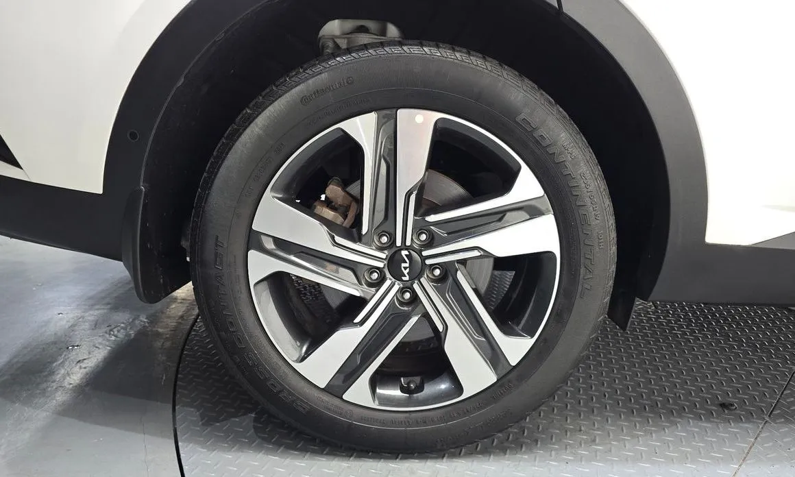 Kia Sorento — фото 7
