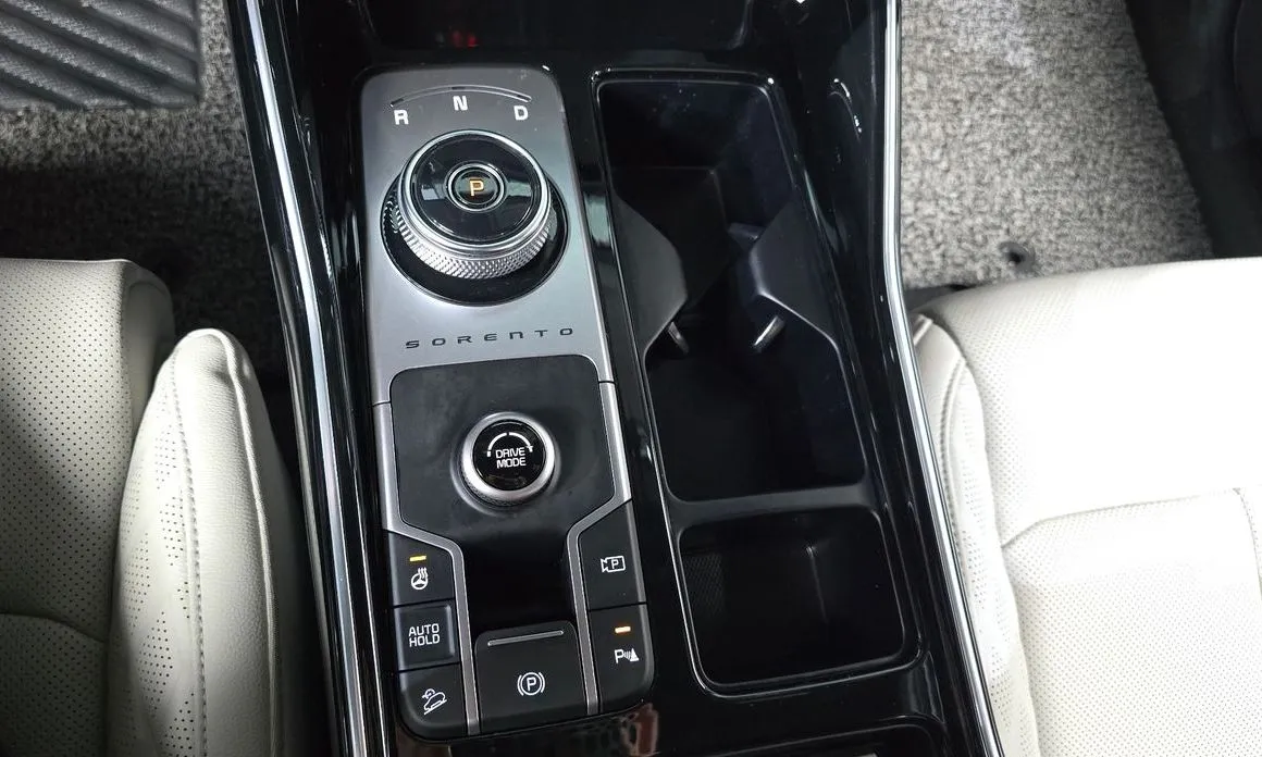 Kia Sorento — фото 6