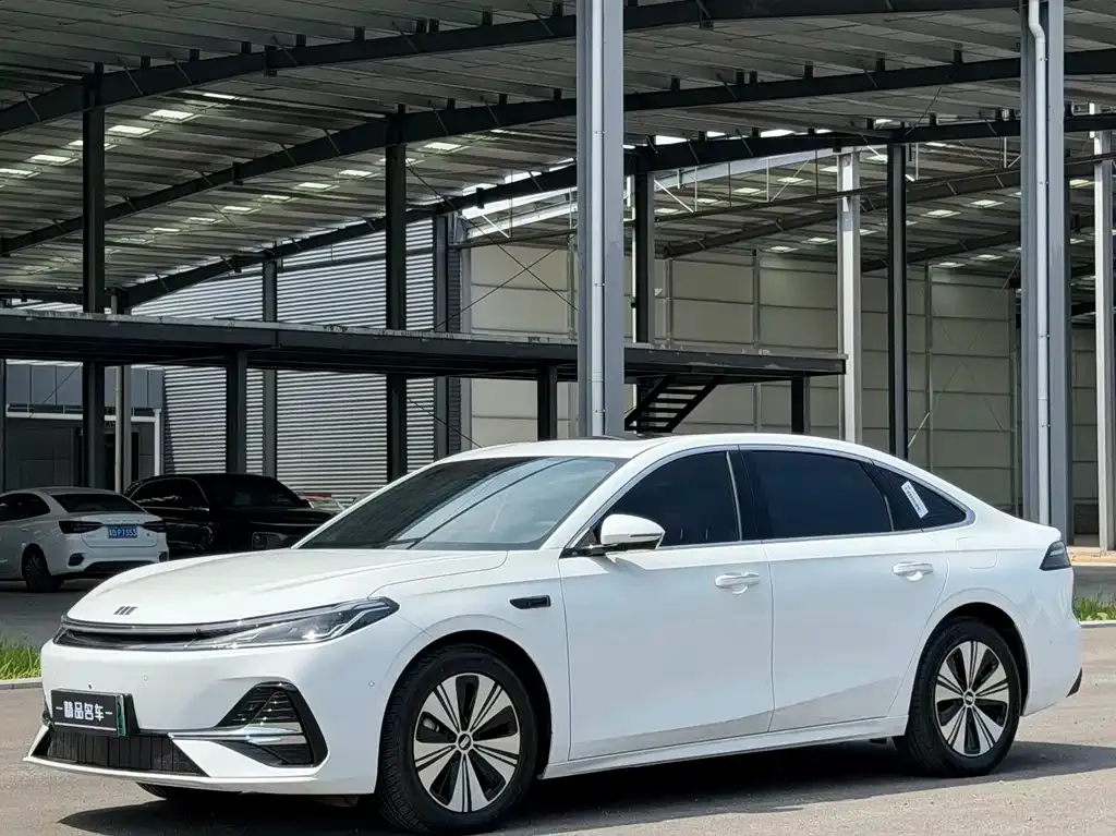 Geely 银河A7 EM — фото 1
