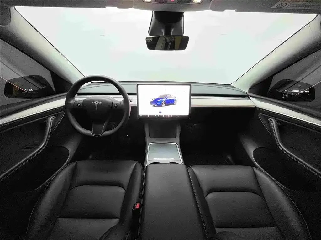 Tesla Model Y — фото 6