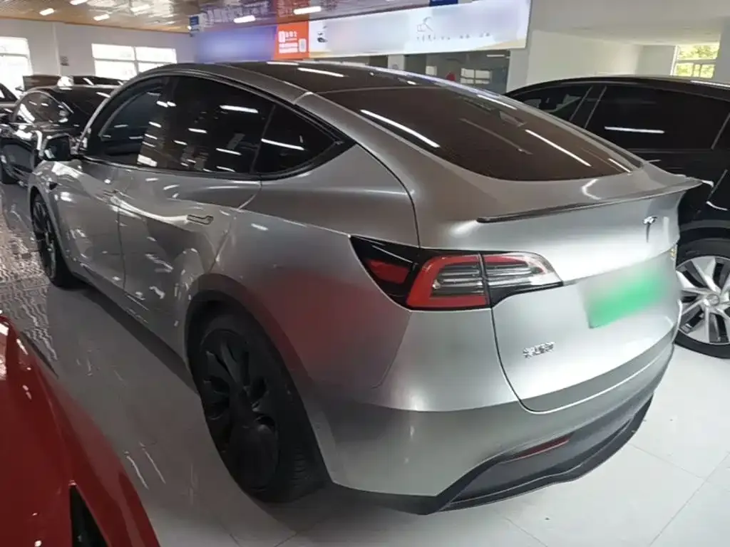 Tesla Model Y — фото 3