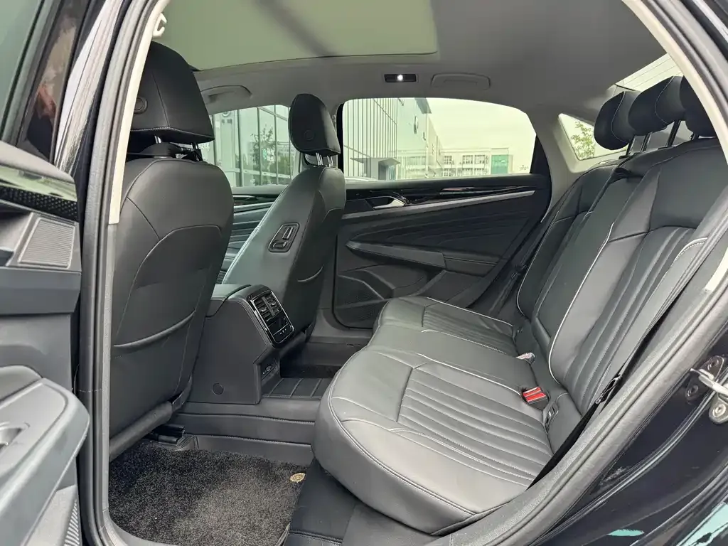 Volkswagen Passat — фото 5