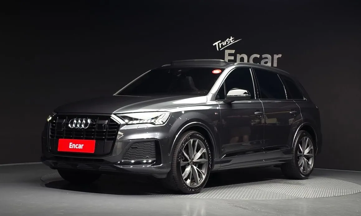 Audi Q7 — фото 1