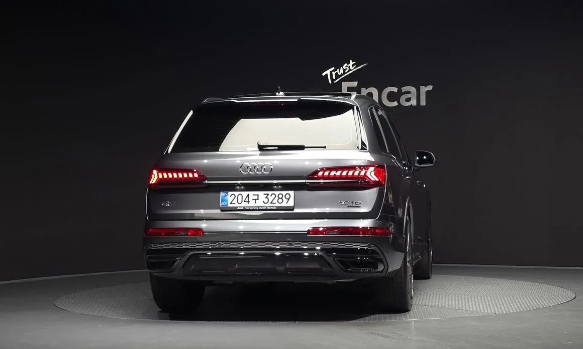 Audi Q7 — фото 3