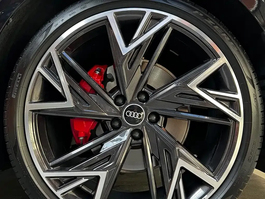 Audi A7L 2024 из CN, фото 8