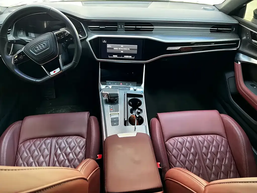 Audi A7L 2024 из CN, фото 9