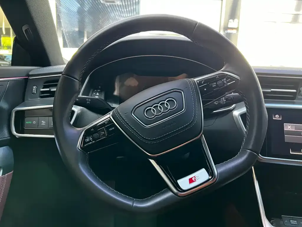 Audi A7L 2024 из CN, фото 10